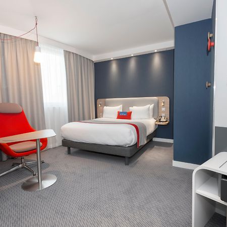 Holiday Inn Express Paris - Velizy, An Ihg Hotel Buitenkant foto