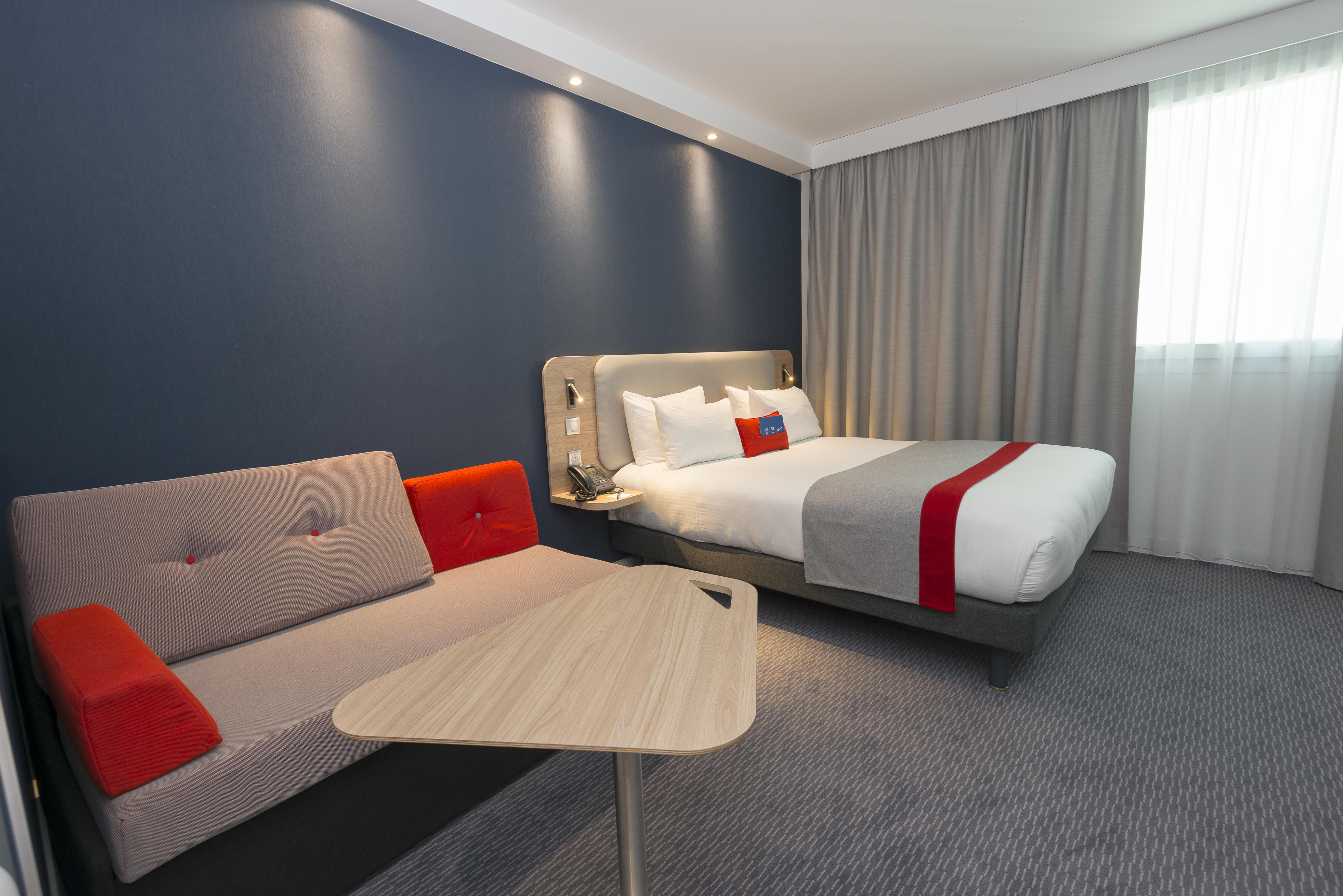 Holiday Inn Express Paris - Velizy, An Ihg Hotel Buitenkant foto