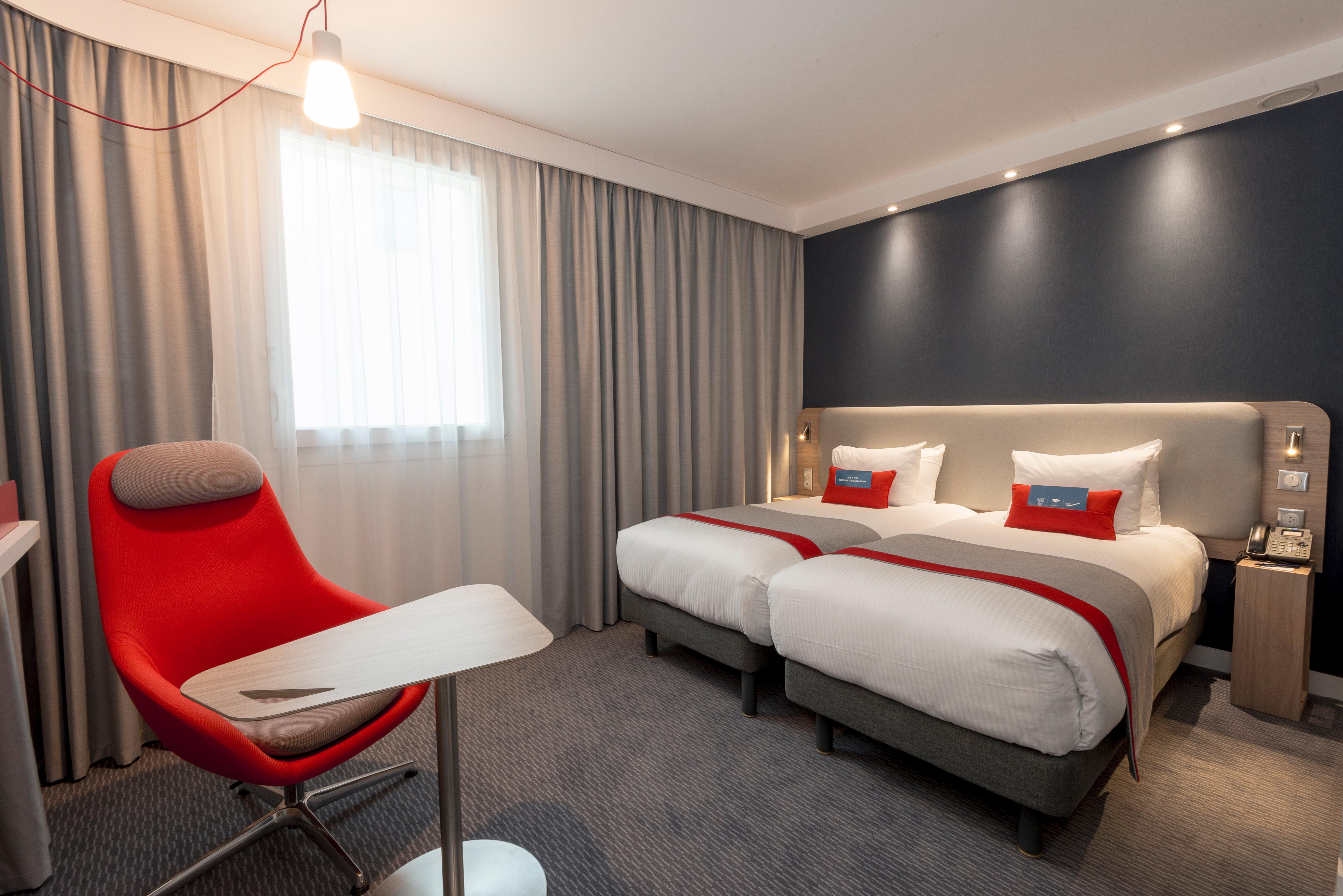 Holiday Inn Express Paris - Velizy, An Ihg Hotel Buitenkant foto