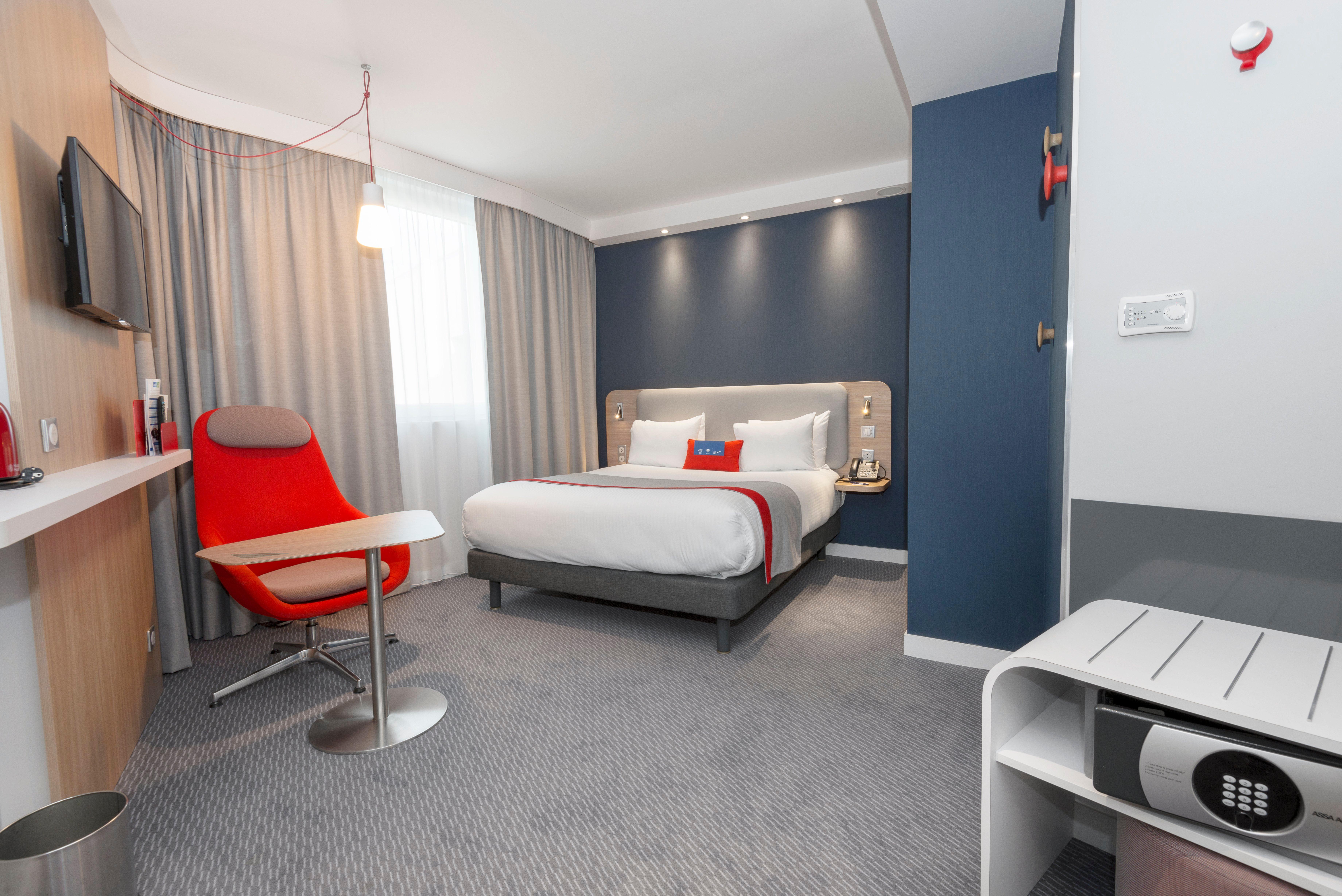 Holiday Inn Express Paris - Velizy, An Ihg Hotel Buitenkant foto